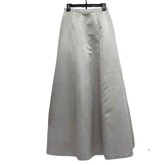 Donna Gray Silver Two-Piece Formal Set Size 6 Elegant Evening (EUC) - Picture 4 of 9